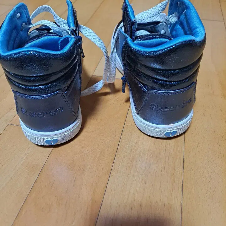 [BUNJANG] Black Studded High-Top Sneakers / 블랙 스터드 하이탑 스니커즈