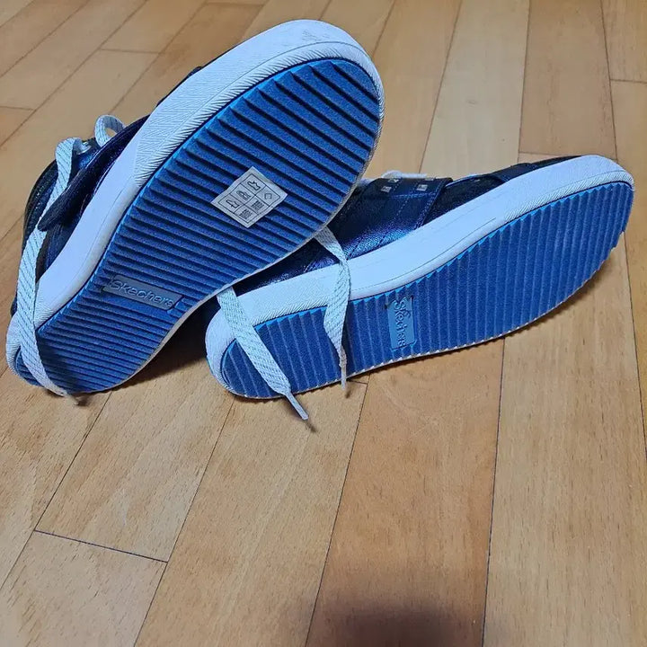 [BUNJANG] Black Studded High-Top Sneakers / 블랙 스터드 하이탑 스니커즈