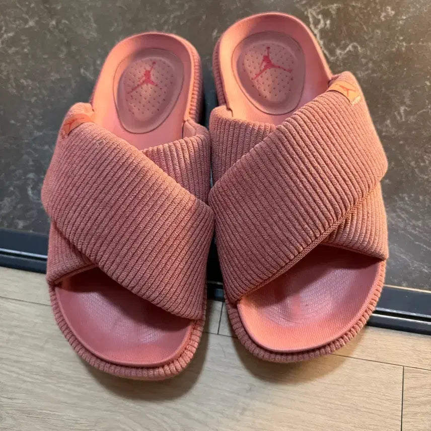 [BUNJANG] Nike Jordan Women's Pink Canvas Slippers / 나이키 조던 여성 슬리퍼 핑크 캔버스