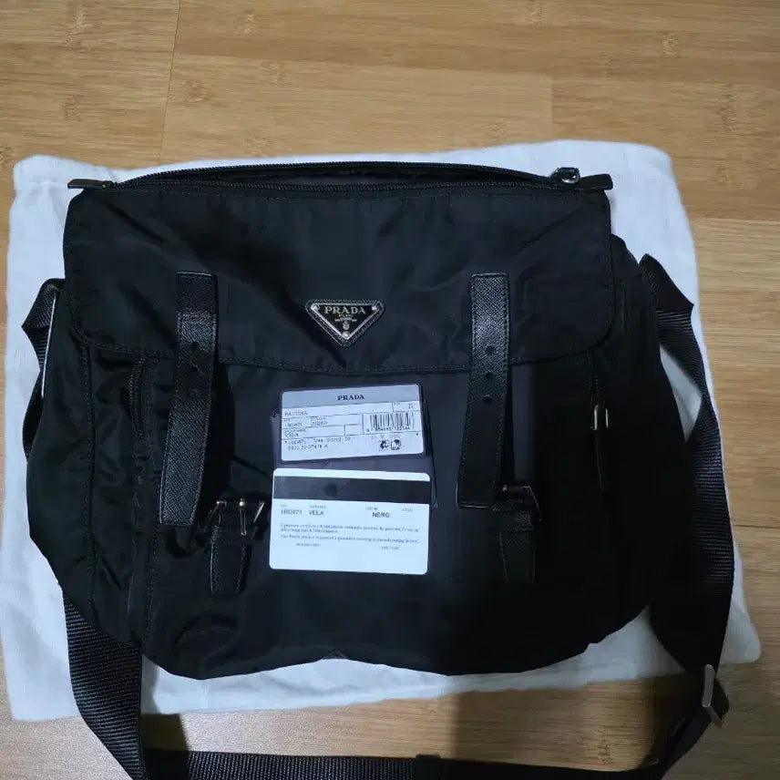 [BUNJANG] Prada Nylon Triangle Logo Messenger Bag / 프라다 나일론 삼각로고 메신저백 크로스백 1BD671
