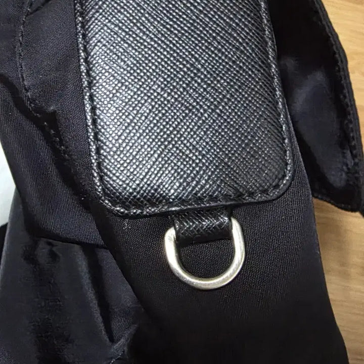 [BUNJANG] Prada Nylon Triangle Logo Messenger Bag / 프라다 나일론 삼각로고 메신저백 크로스백 1BD671