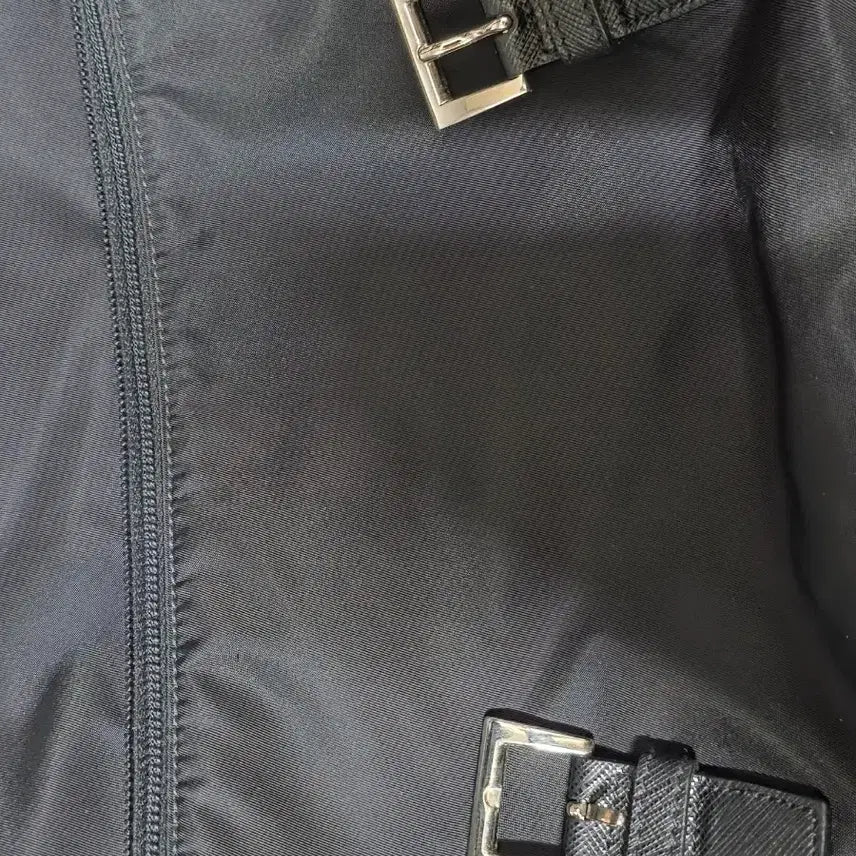 [BUNJANG] Prada Nylon Triangle Logo Messenger Bag / 프라다 나일론 삼각로고 메신저백 크로스백 1BD671