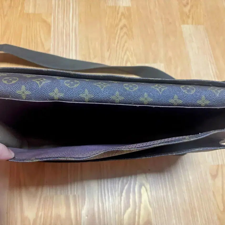 [BUNJANG] Louis Vuitton 1980s Monogram Documents Pouch / Louis Vuitton Vintage 1980s Monogram Doc