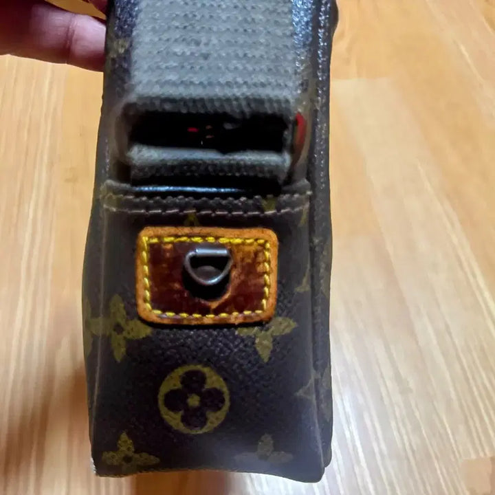[BUNJANG] Louis Vuitton Vintage 80s Monogram Pouch / Louis Vuitton Vintage 80s Monogram Pouch