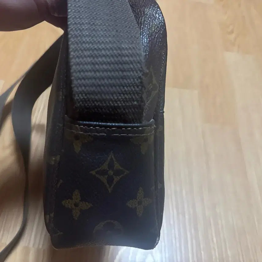 [BUNJANG] Louis Vuitton Vintage 80s Monogram Pouch / Louis Vuitton Vintage 80s Monogram Pouch
