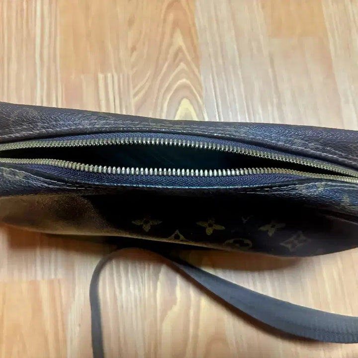[BUNJANG] Louis Vuitton Vintage 80s Monogram Pouch / Louis Vuitton Vintage 80s Monogram Pouch