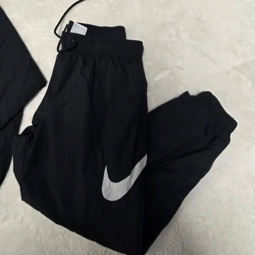 [BUNJANG] Nike Essential Woven Training Set / 나이키 에센셜 우븐 트레이닝 세트