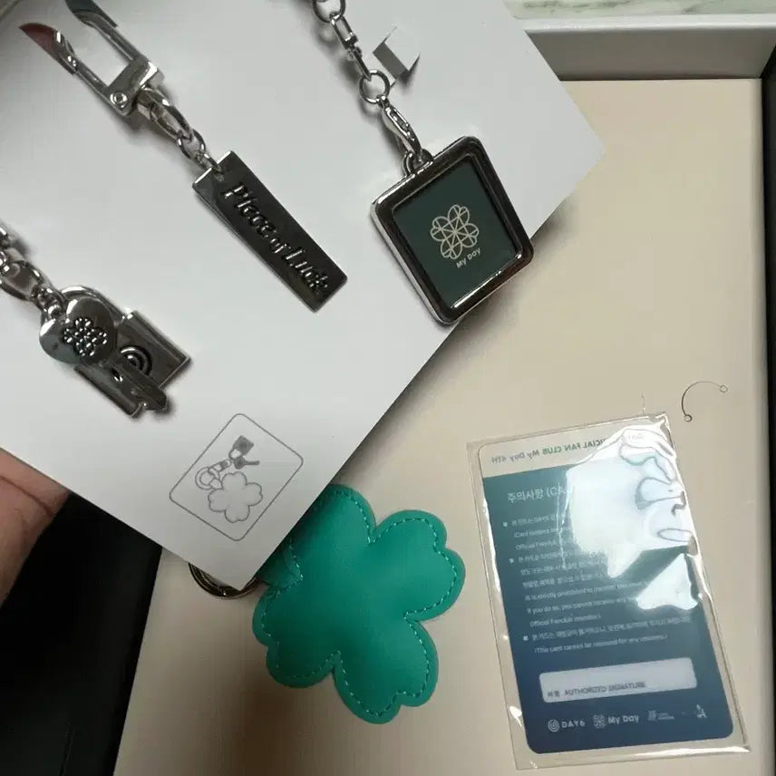 데이식스 4기 팬클럽 마이데이 키트 (포카 + 증사 등등)