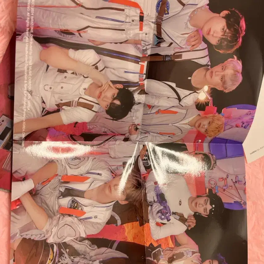 제로베이스원 Cinema Paradise 개봉앨범 , 구성품