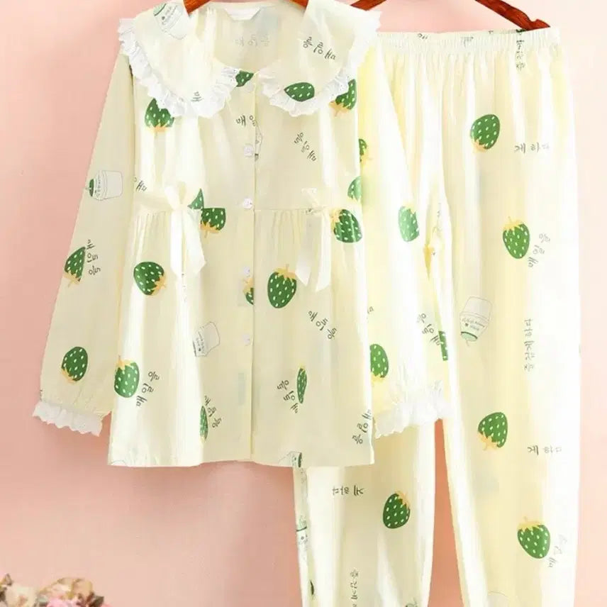[BUNJANG] Strawberry Milk Pattern Pajama Set / 딸기 우유 패턴 긴팔 파자마 세트 M