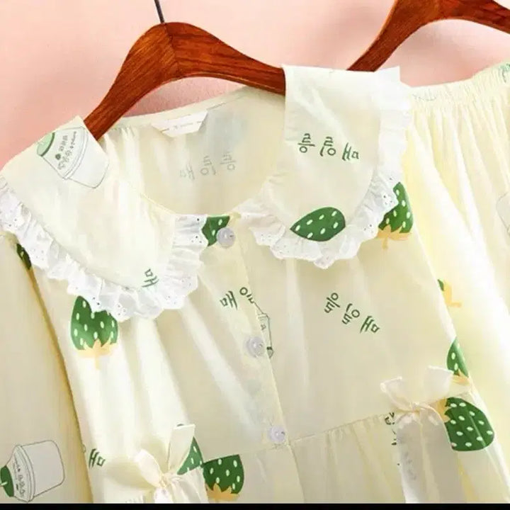 [BUNJANG] Strawberry Milk Pattern Pajama Set / 딸기 우유 패턴 긴팔 파자마 세트 M