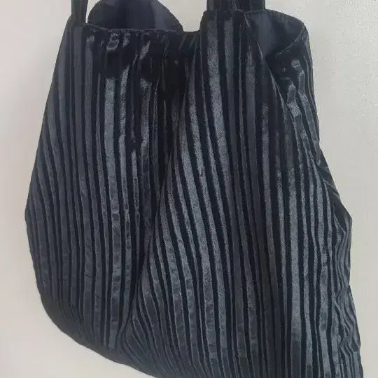 [BUNJANG] Unbranded Black Velvet Eco Bag / 벨벳줄지양면에코백