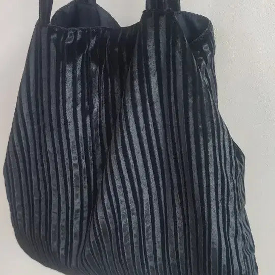 [BUNJANG] Unbranded Black Velvet Eco Bag / 벨벳줄지양면에코백