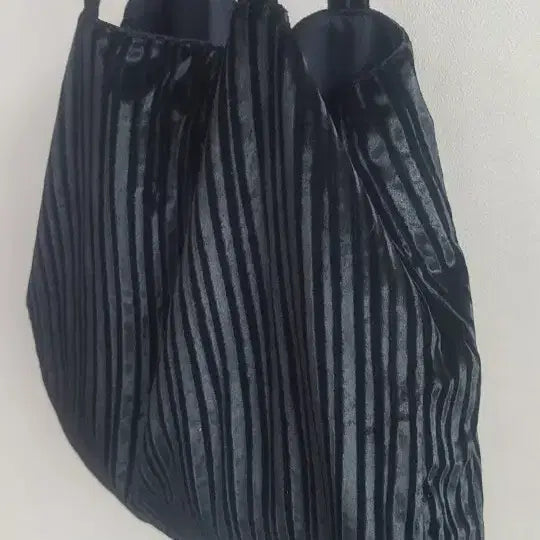 [BUNJANG] Unbranded Black Velvet Eco Bag / 벨벳줄지양면에코백