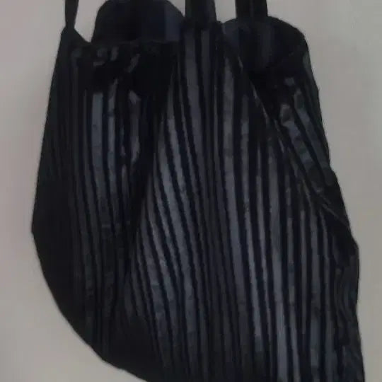 [BUNJANG] Unbranded Black Velvet Eco Bag / 벨벳줄지양면에코백