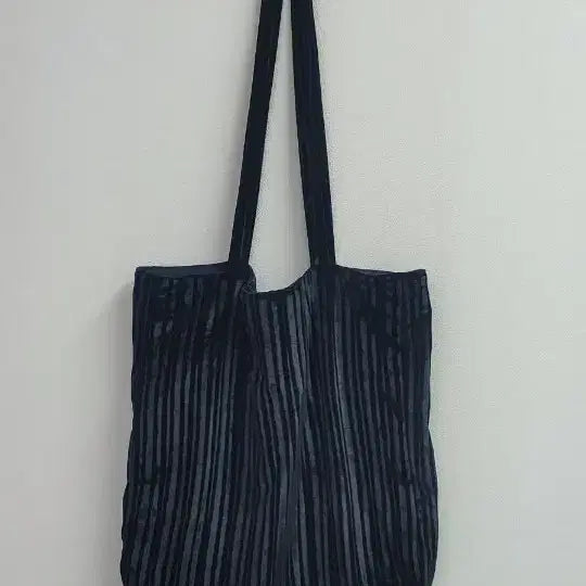 [BUNJANG] Unbranded Black Velvet Eco Bag / 벨벳줄지양면에코백