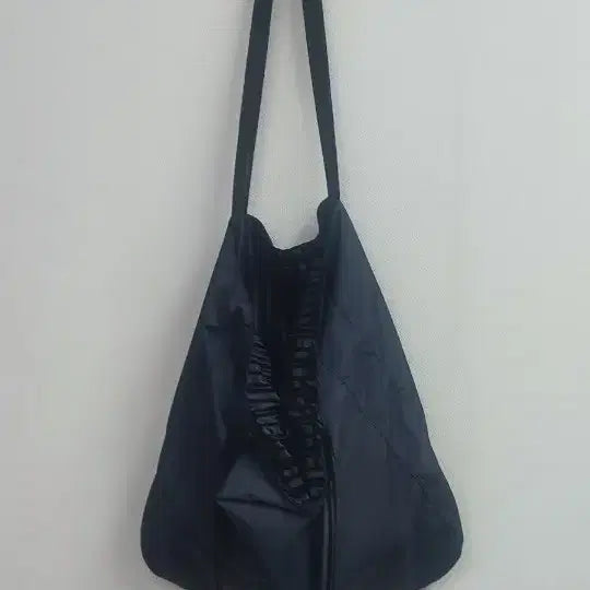 [BUNJANG] Unbranded Black Velvet Eco Bag / 벨벳줄지양면에코백