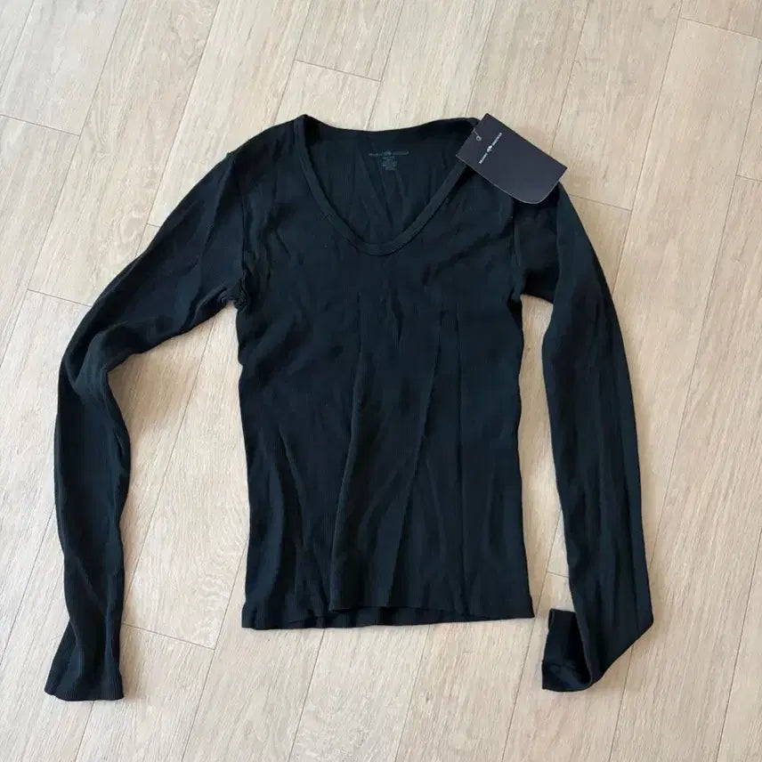 [BUNJANG] Brandy Melville Long Sleeve Top / 브랜디멜빌 골지 긴팔 티셔츠