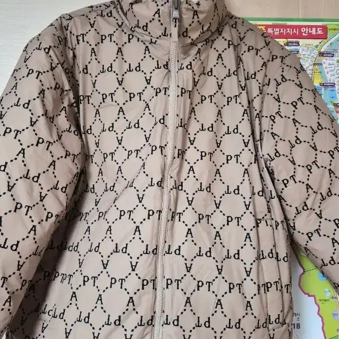 [BUNJANG] PAT Monogram Reversible Duck Down Jacket / PAT 남성 모노그램 리버시블 덕다운