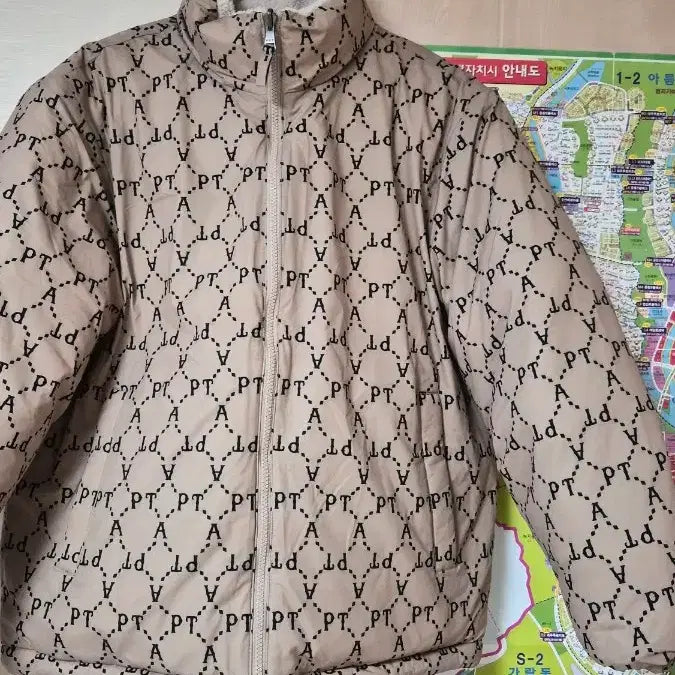 [BUNJANG] PAT Monogram Reversible Duck Down Jacket / PAT 남성 모노그램 리버시블 덕다운