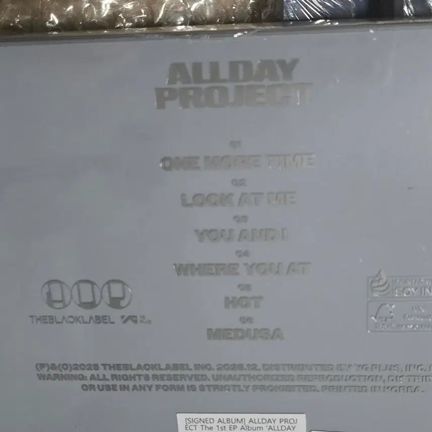 [BUNJANG] ADP ALLDAY PROJECT The 1s Signed Album (DAY ver.) / ADP [SIGNED ALBUM] ALLDAY PROJECT The 1s