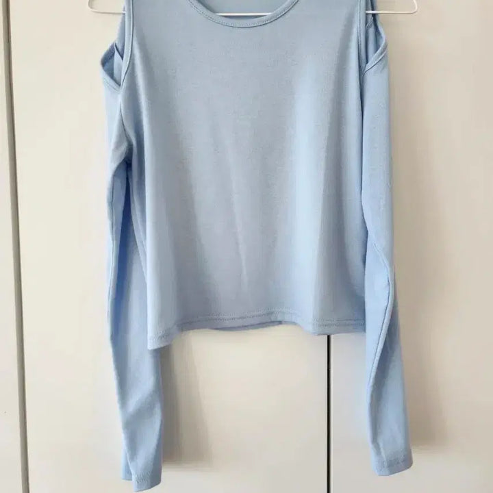 [BUNJANG] Shoulder Slit Knit Top / 어깨트임니트 소라색