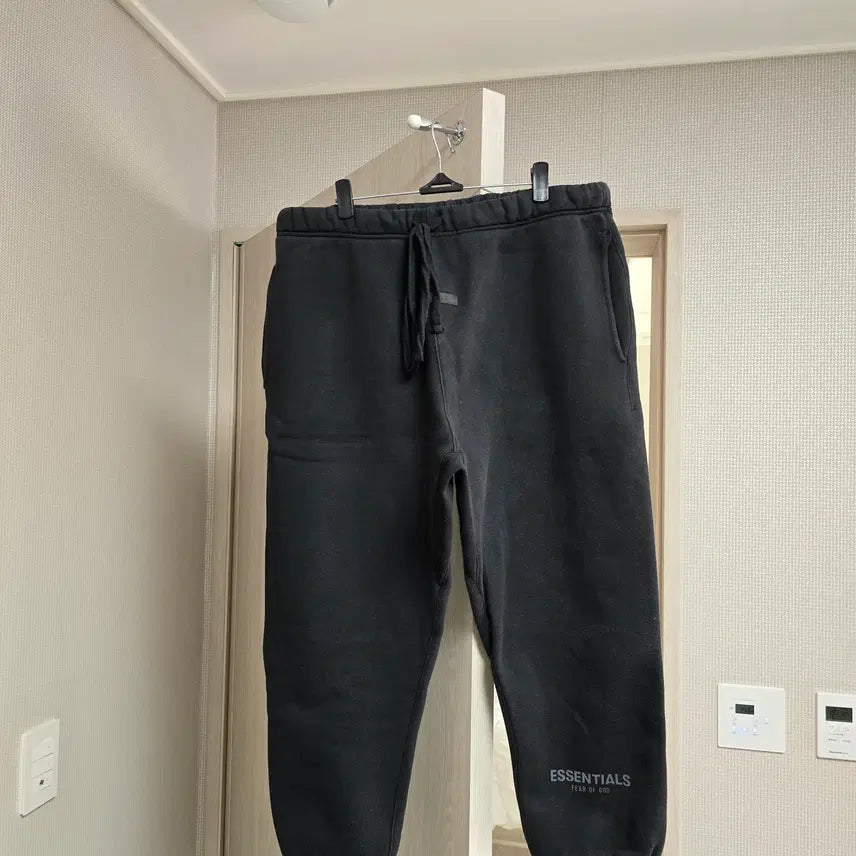 [BUNJANG] P1Harmony Essential Black Sweatshirt Set L + L / 피오갓 / 에센셜 맨투맨 블랙 셋업 / L + L