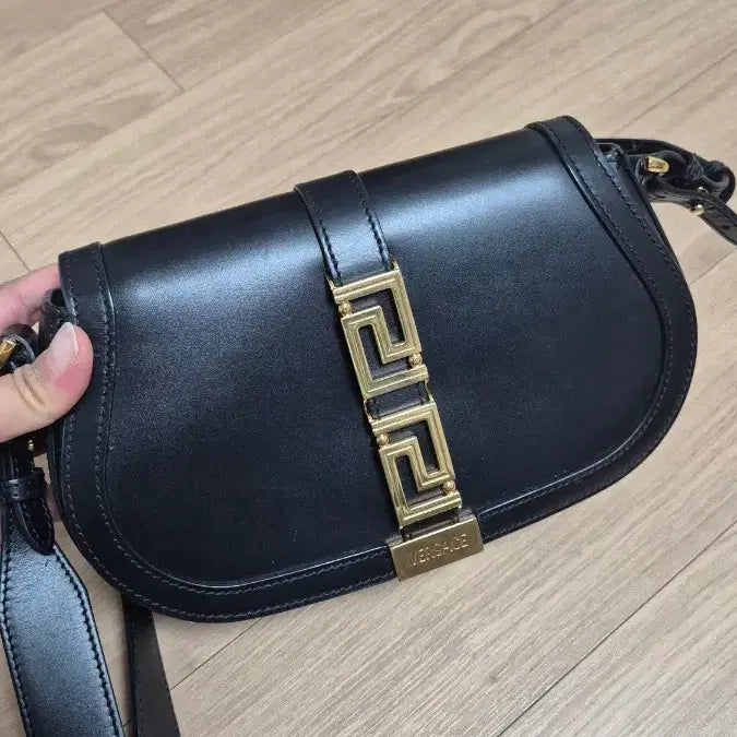 [BUNJANG] Versace Greca Black Shoulder Bag / 베르사체 그레카 블랙 숄더백