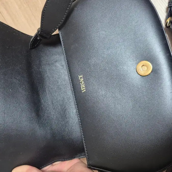 [BUNJANG] Versace Greca Black Shoulder Bag / 베르사체 그레카 블랙 숄더백