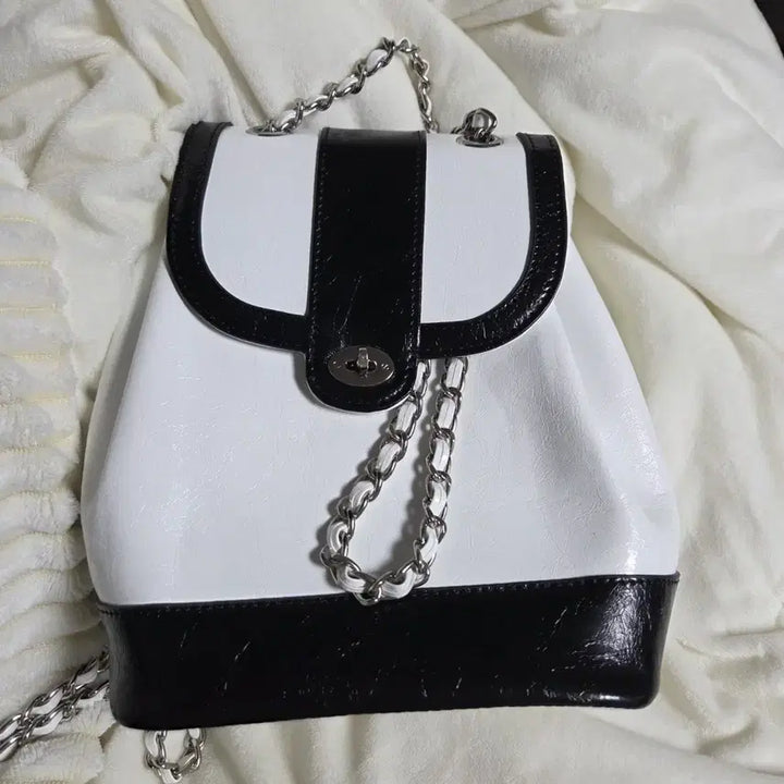 [BUNJANG] Kernel Red Backpack / 커널디레드 백팩