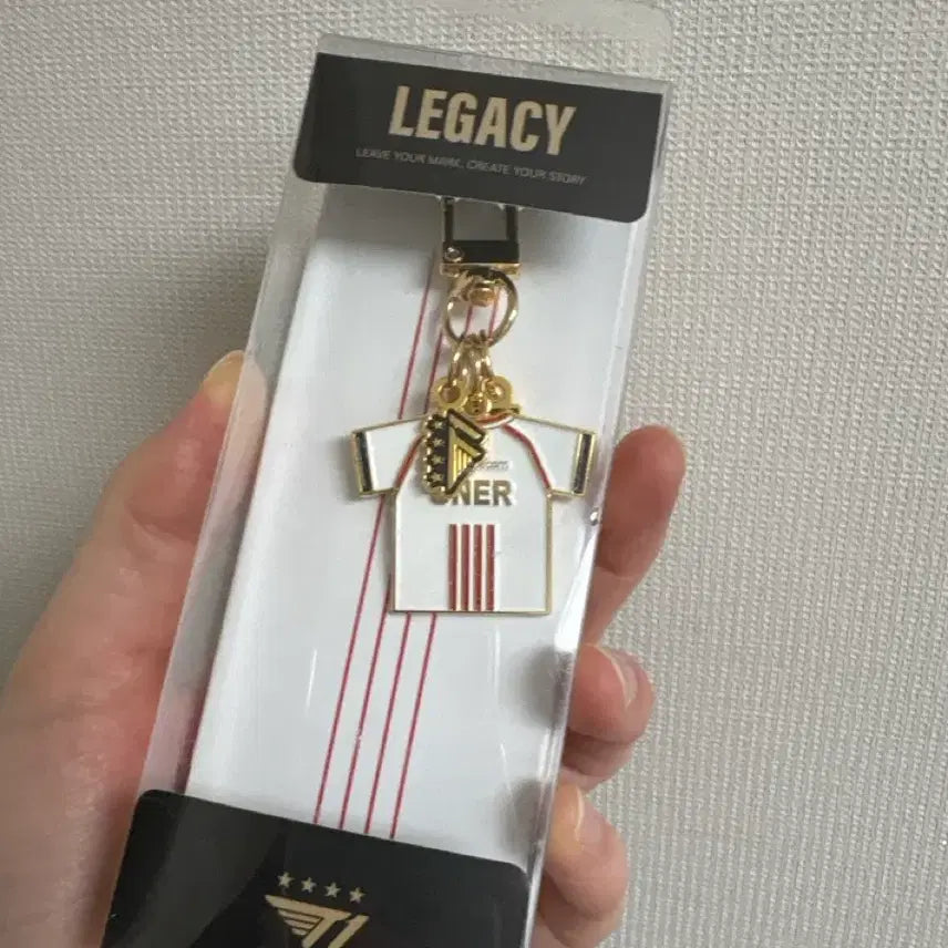 [SOLD OUT] T1 2024 월즈 유니폼 오너 키링