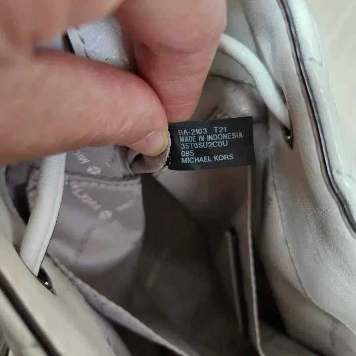 [BUNJANG] Michael Kors Quilted Bucket Crossbody Bag / 마이클코어스 크로스백 버킷백