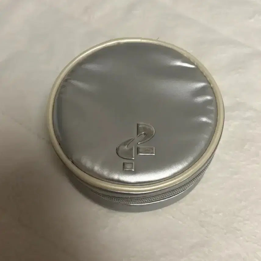 [BUNJANG] TwoSlashFour Angelic Satin Cushion Pouch Set / 투슬래시포 파우치 엔젤릭 새틴 쿠션 기획 파우치