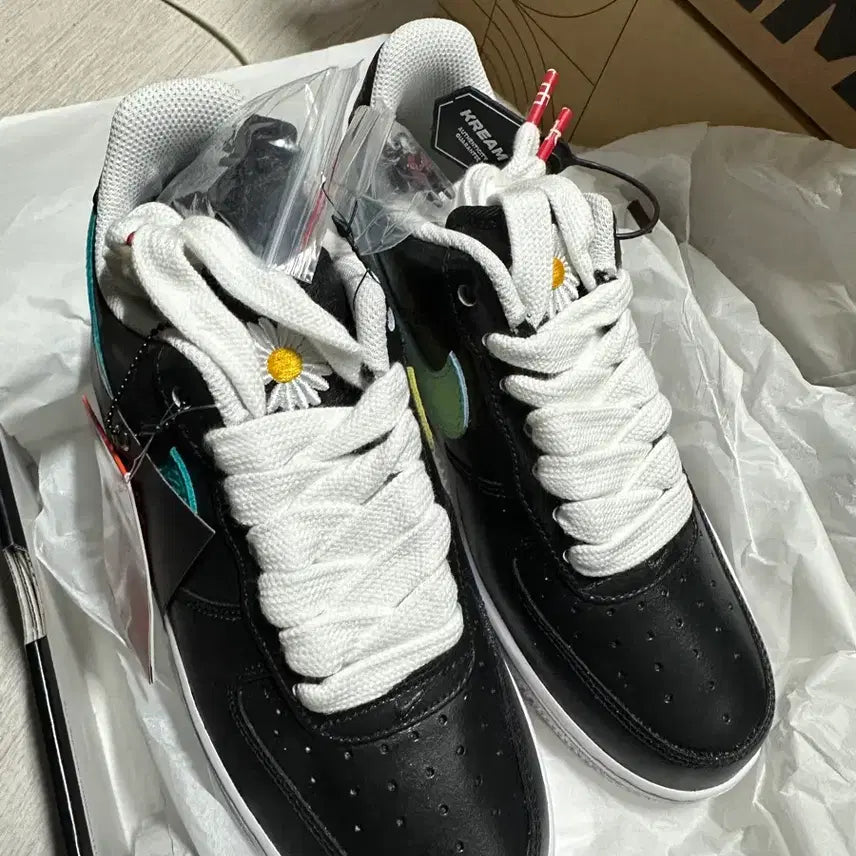 [SOLD OUT] 에어포스1 피스마이너스원 새상품 250사이즈 팝니다!!