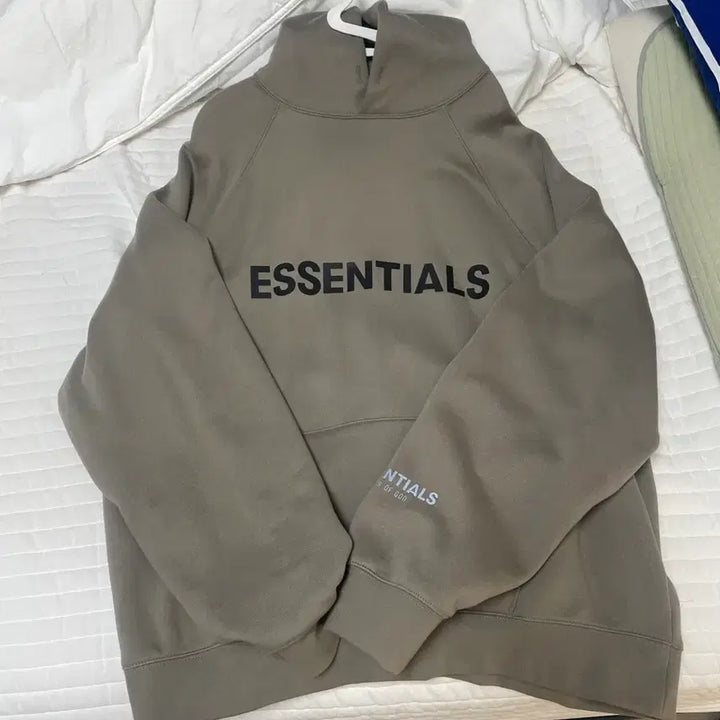 [BUNJANG] Fear of God Essentials Silicone Applique Pullover Hoodie Cement L / 피어오브갓 에센셜 실리콘 아플리케 풀오버 후드 시멘트 L