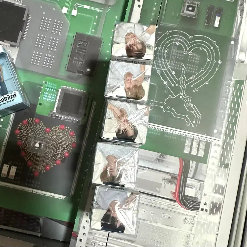 뮤앤드 특전)라이즈 성찬 26시그구성품 분철 시즌그리팅 정성찬포카 폴라