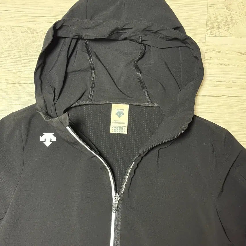 [BUNJANG] Descente Running Windbreaker Jacket - Women's S / [S] 데상트 여성 러닝 바람막이 후드 자켓