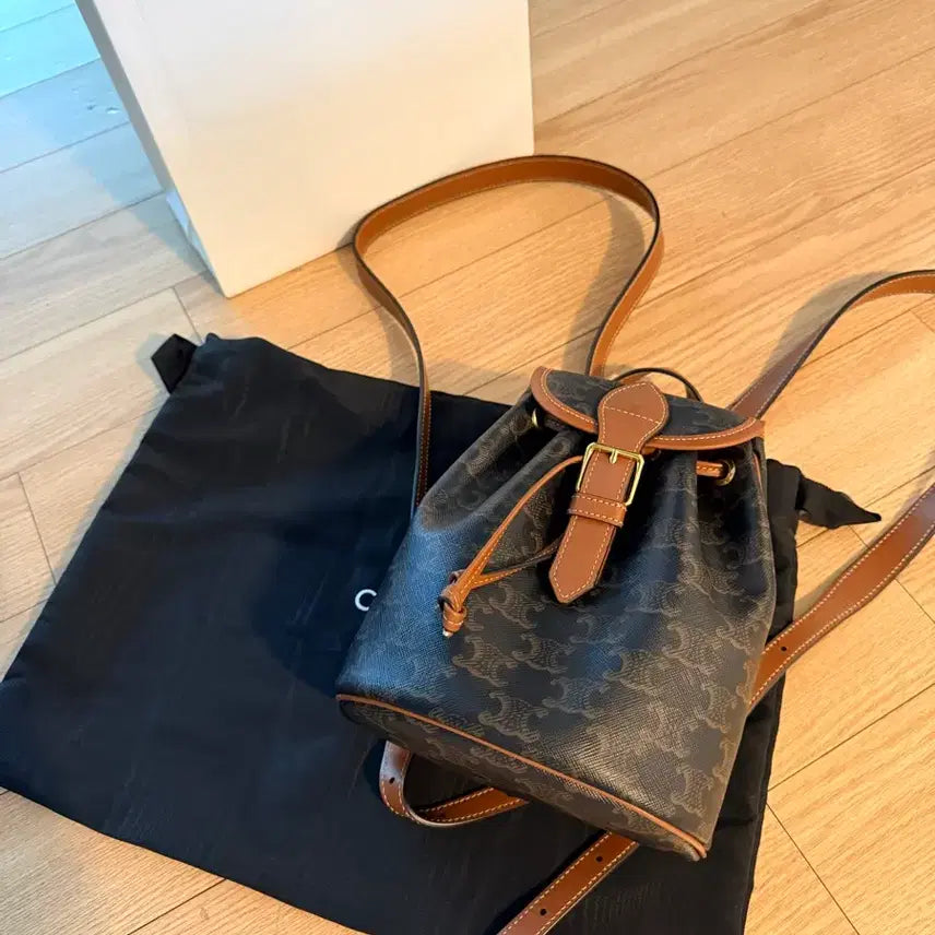 [BUNJANG] Celine Triomphe Mini Folco Backpack / 셀린느 트리오페 미니 폴코 백팩
