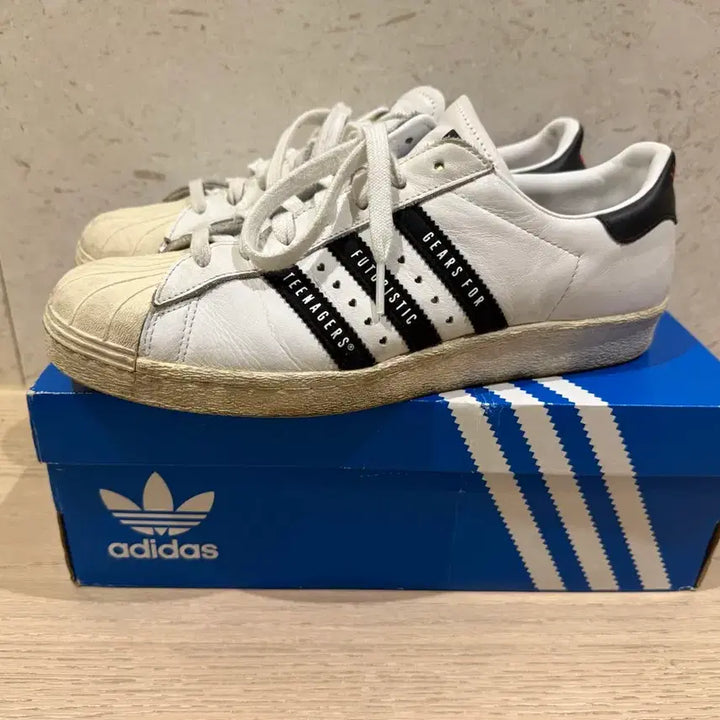 [BUNJANG] Adidas Human Made Superstar White Black 275 / 아디다스 x 휴먼 메이드 슈퍼스타 화이트 블랙 275