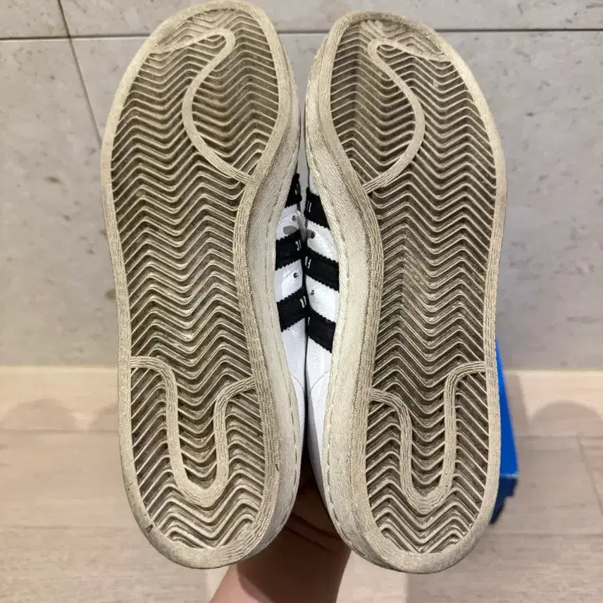 [BUNJANG] Adidas Human Made Superstar White Black 275 / 아디다스 x 휴먼 메이드 슈퍼스타 화이트 블랙 275