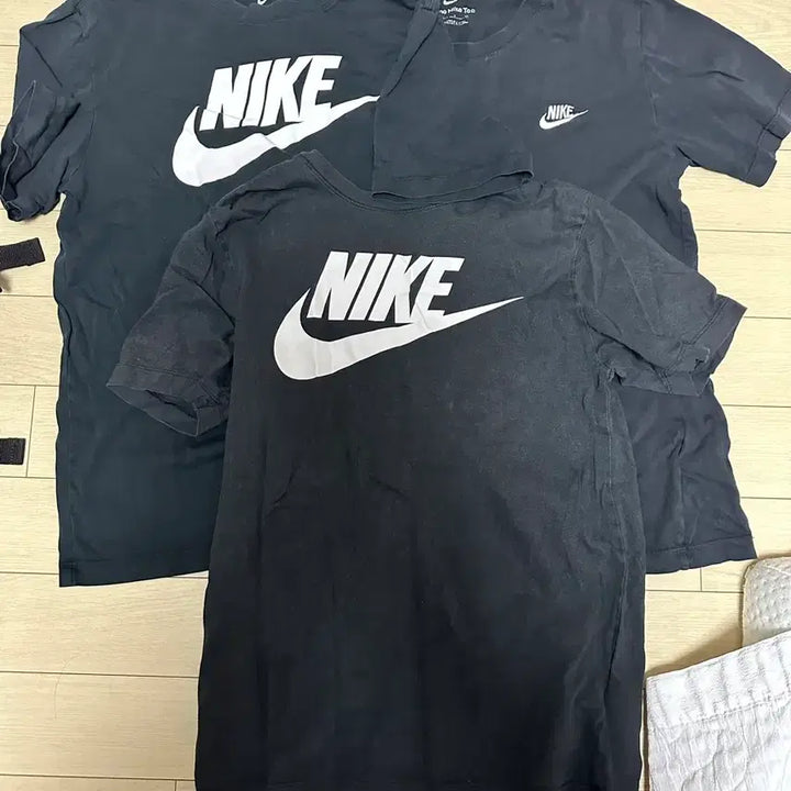 [BUNJANG] Nike T-Shirt Bundle (Size S) / (S사이즈) 나이키 티셔츠 3장 + 바지