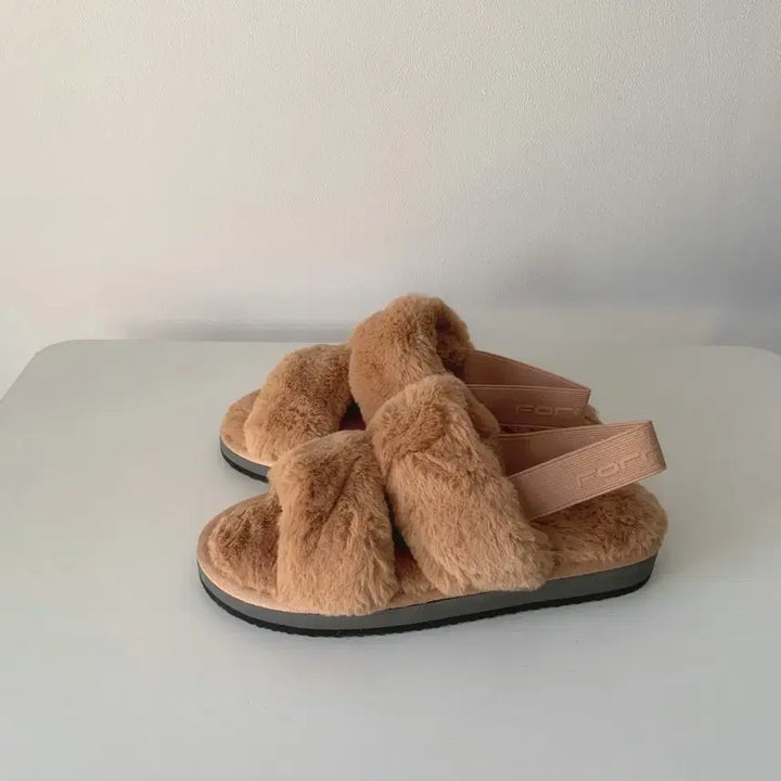 [BUNJANG] Fornarina Faux Fur Sandals / 230 Fornarina 인조 퍼 샌들
