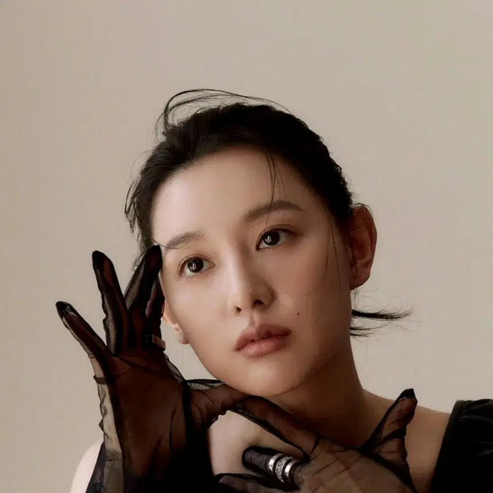 [BUNJANG] Kim Jiwon Marie Claire Magazine / <나의 해방일지><눈물의 여왕>김지원님 화보가 실린 마리끌레르 잡지 양도