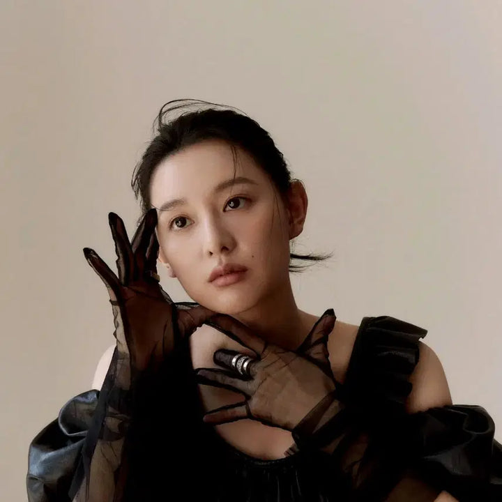 [BUNJANG] Kim Jiwon Marie Claire Magazine / <나의 해방일지><눈물의 여왕>김지원님 화보가 실린 마리끌레르 잡지 양도