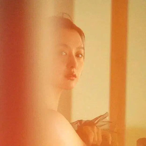 [BUNJANG] Kim Jiwon Marie Claire Magazine / <나의 해방일지><눈물의 여왕>김지원님 화보가 실린 마리끌레르 잡지 양도