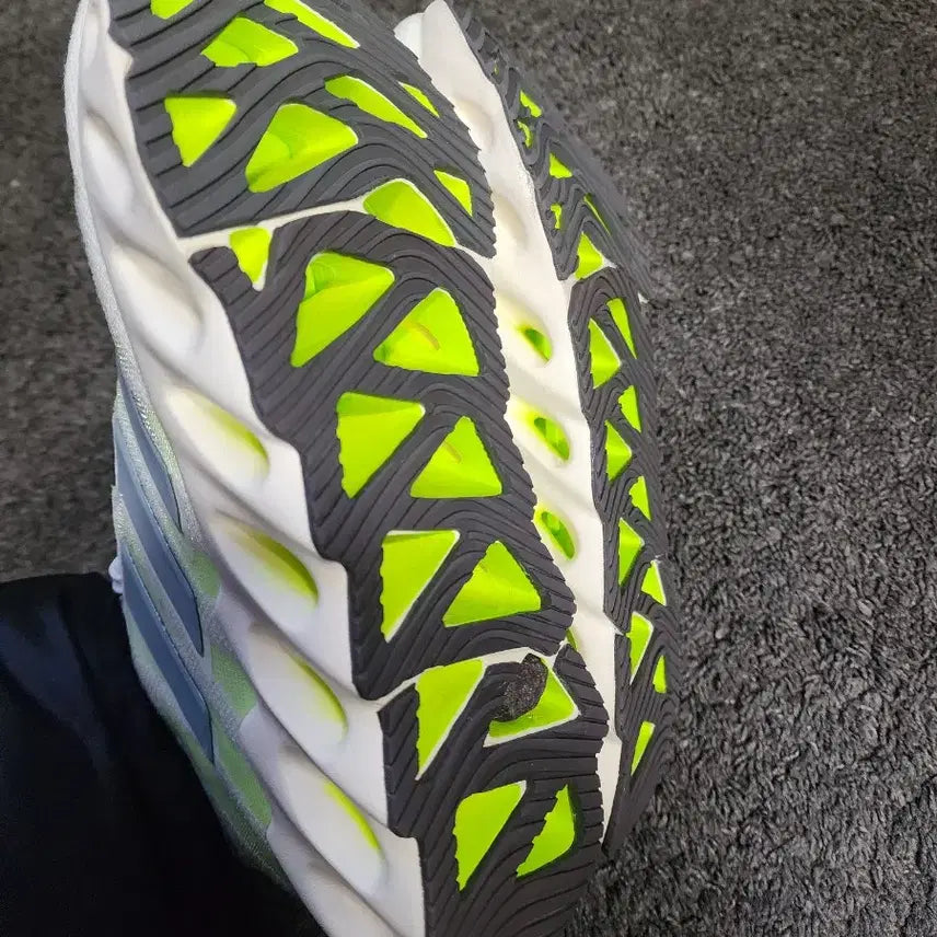 [BUNJANG] Adidas Switch Cloud Running Shoes / 아디다스 러닝 스위치 클라우드 250사이즈