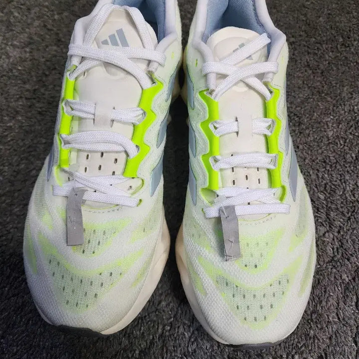 [BUNJANG] Adidas Switch Cloud Running Shoes / 아디다스 러닝 스위치 클라우드 250사이즈