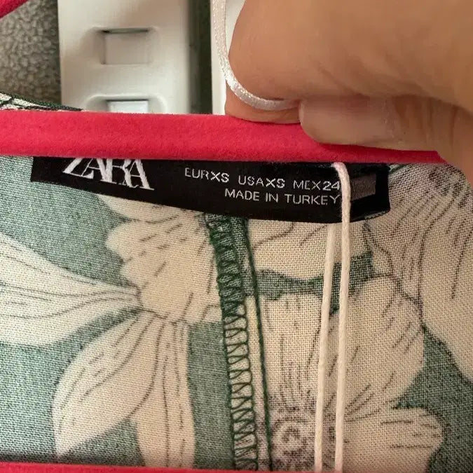 [BUNJANG] ZARA Flower Blouse XS / ZARA 자라 플라워 블라우스 새상품 판매