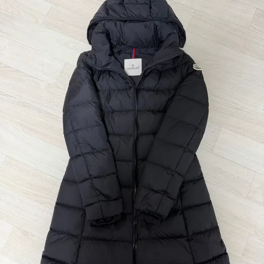 [BUNJANG] Moncler Lightweight Long Down Jacket / 몽클레어 경랑롱패딩