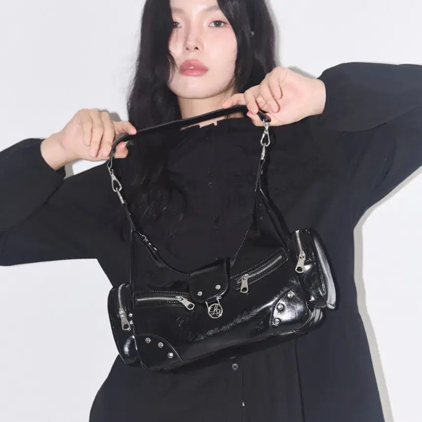 [BUNJANG] Illego Ruby Stud Shoulder Bag - Black / 일리고 루비 스터드 숄더백 블랙